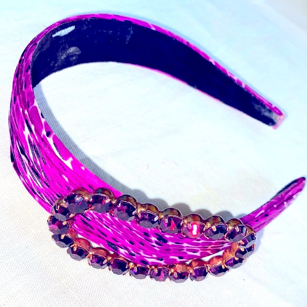 NWOT. Nordstrom’s Tasha Crystal broad headband.